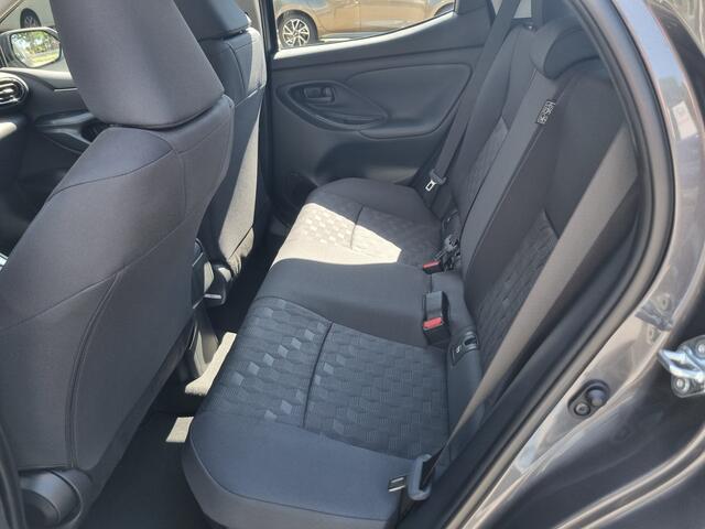 Toyota YARIS 1.5 Hybrid 115 Active PLUS Parkeersensoren V+A, Lichtmetalen velgen, Stoelverwarming , All-in Rijklaarprijs