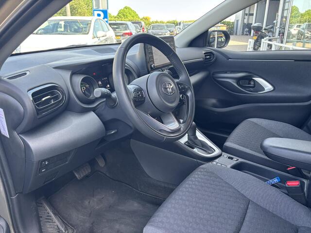 Toyota YARIS 1.5 Hybrid Dynamic SLECHTS 23.714KM, STOELVERWAMING, ZEER NETTE AUTO!