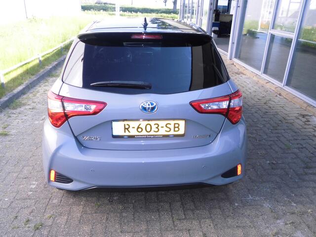 Toyota YARIS 1.5 Hybrid Dynamic Automaat two-tone-camera-pdc