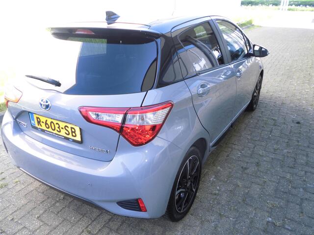 Toyota YARIS 1.5 Hybrid Dynamic Automaat two-tone-camera-pdc