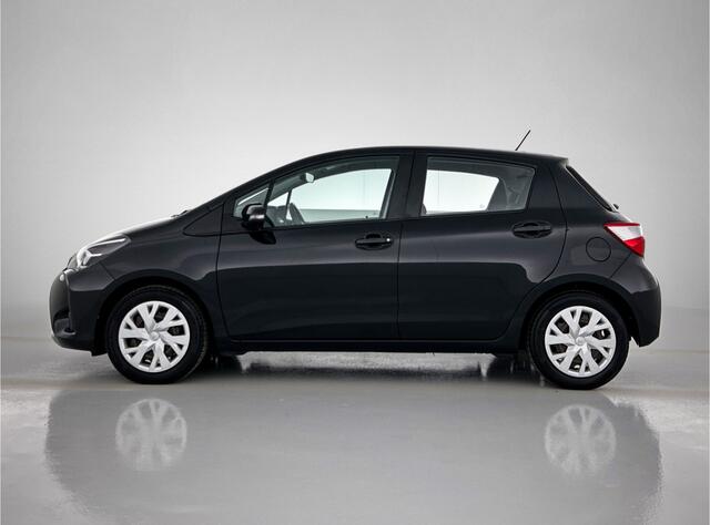 Toyota YARIS 1.5 VVT-i Aspiration | 111 PK | Navigatie | Camera | Trekhaak | Dealer Onderhouden |
