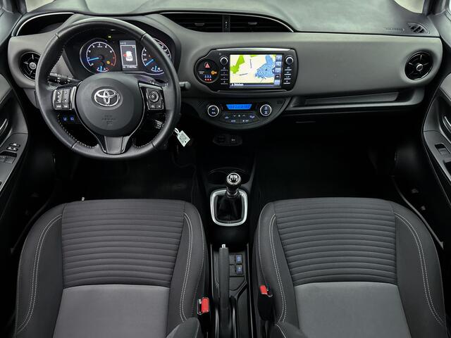 Toyota YARIS 1.5 VVT-i Aspiration | 111 PK | Navigatie | Camera | Trekhaak | Dealer Onderhouden |