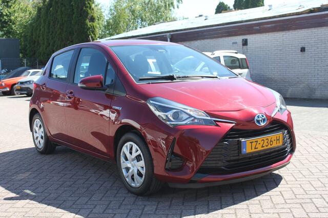 Toyota YARIS 1.5 Hyb. Active, trekhaak afneembaar, aur camera.