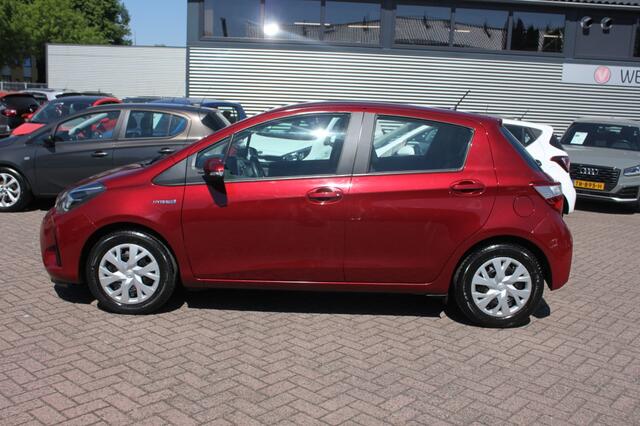 Toyota YARIS 1.5 Hyb. Active, trekhaak afneembaar, aur camera.