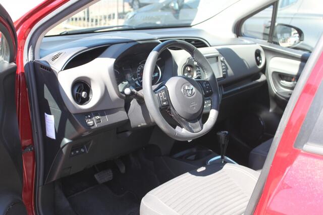 Toyota YARIS 1.5 Hyb. Active, trekhaak afneembaar, aur camera.