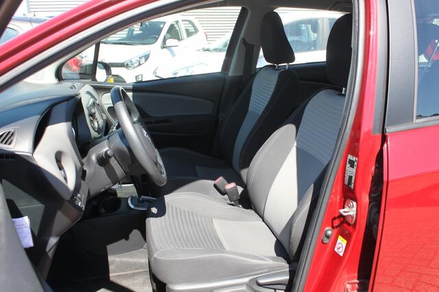 Toyota YARIS 1.5 Hyb. Active, trekhaak afneembaar, aur camera.