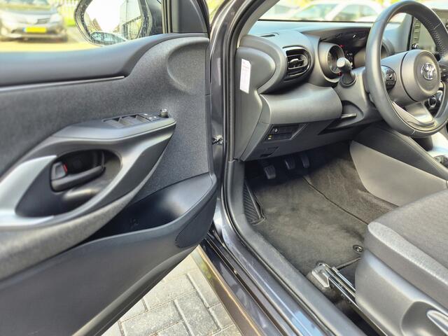 Toyota YARIS 1.5 VVT-i Dynamic Navigatie, Apple/Android, Camera, Cruise , All-in Rijklaarprijs