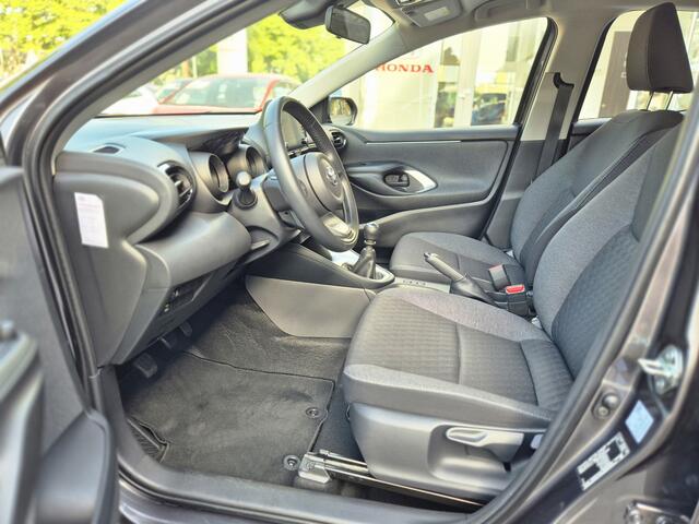 Toyota YARIS 1.5 VVT-i Dynamic Navigatie, Apple/Android, Camera, Cruise , All-in Rijklaarprijs