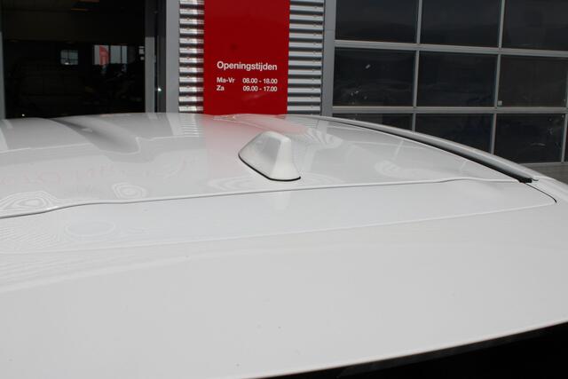 Toyota YARIS Cross 1.5 Hybrid First Edition *Met trekhaak!*
