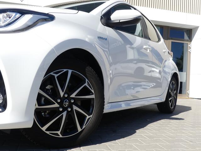 Toyota YARIS 1.5 Hybrid Dynamic | Camera | Adaptive Cruise