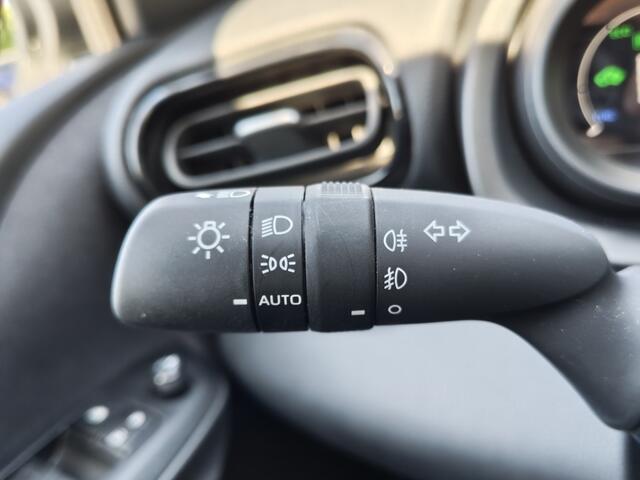 Toyota YARIS 1.5 Hybrid Dynamic | Keyless Entry & Start | Android Auto, Apple