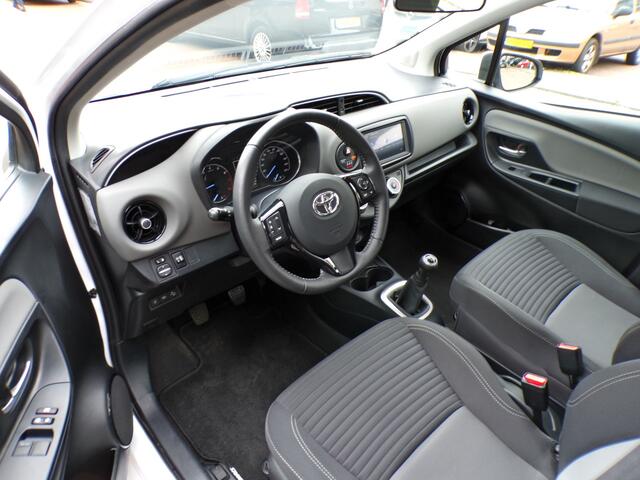 Toyota YARIS 1.0 VVT-i Connect APPLE CARPLAY......