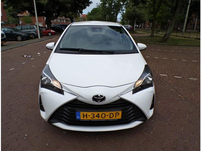 Toyota YARIS 1.0 VVT-i Connect APPLE CARPLAY......