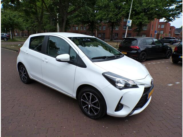 Toyota YARIS 1.0 VVT-i Connect APPLE CARPLAY......