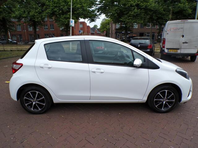 Toyota YARIS 1.0 VVT-i Connect APPLE CARPLAY......