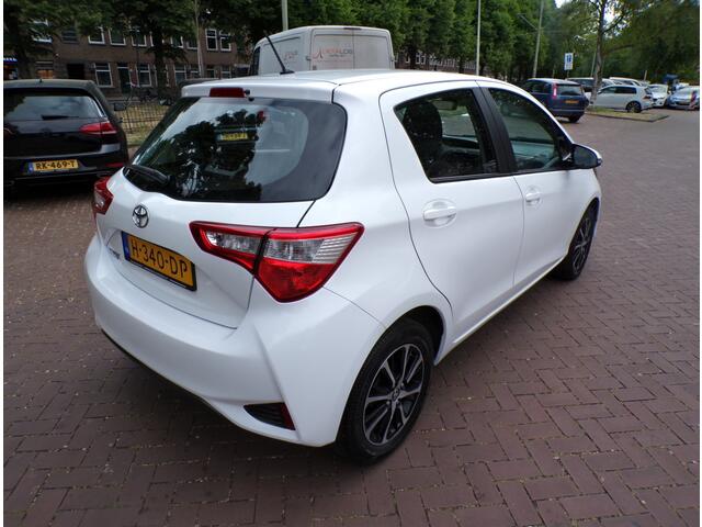 Toyota YARIS 1.0 VVT-i Connect APPLE CARPLAY......