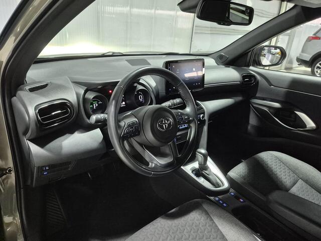 Toyota YARIS Cross 1.5 Hybrid | Afn. Trekhaak | Treeplanken | Parkeersensoren v+ a | Smart key | Privacy glass | Apple Carplay & Android Auto | Navigatie