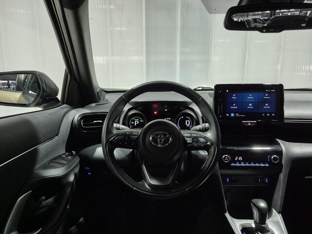 Toyota YARIS Cross 1.5 Hybrid | Afn. Trekhaak | Treeplanken | Parkeersensoren v+ a | Smart key | Privacy glass | Apple Carplay & Android Auto | Navigatie