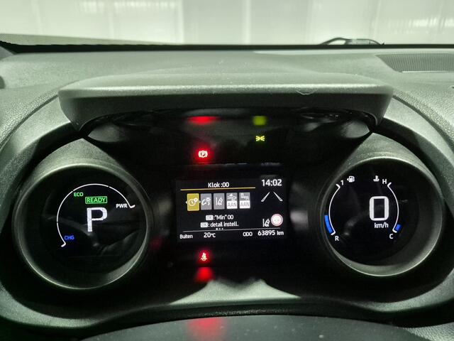 Toyota YARIS Cross 1.5 Hybrid | Afn. Trekhaak | Treeplanken | Parkeersensoren v+ a | Smart key | Privacy glass | Apple Carplay & Android Auto | Navigatie