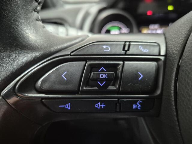 Toyota YARIS Cross 1.5 Hybrid | Afn. Trekhaak | Treeplanken | Parkeersensoren v+ a | Smart key | Privacy glass | Apple Carplay & Android Auto | Navigatie