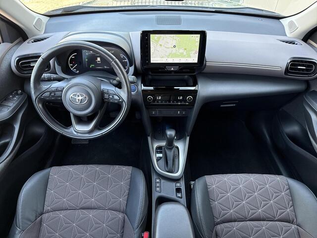 Toyota YARIS Cross 1.5 Hybrid Executive **STOEL EN STUURWIELVERWARMING/ DODEHOEK DETECTIE/ PARKEERSENSOREN VOOR EN ACHTER/ 36 MAANDEN GARANTIE**