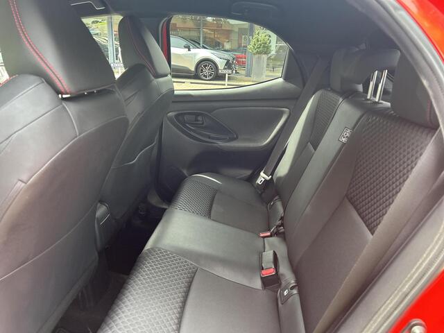 Toyota YARIS 1.5 Hybrid Launch Edition