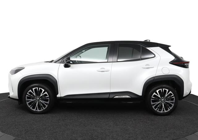 Toyota YARIS Cross 1.5 Hybrid | 4X4 | Leer | Elektrische Achterklep | Parkeersensoren | Navigatie | Apple Carplay/Android auto |