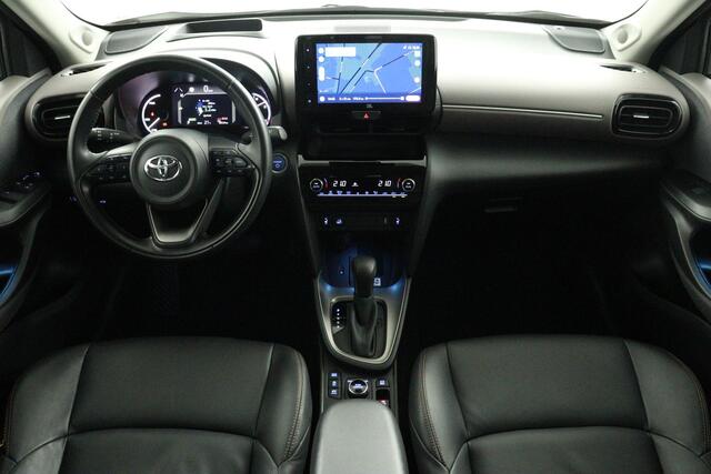 Toyota YARIS Cross 1.5 Hybrid | 4X4 | Leer | Elektrische Achterklep | Parkeersensoren | Navigatie | Apple Carplay/Android auto |