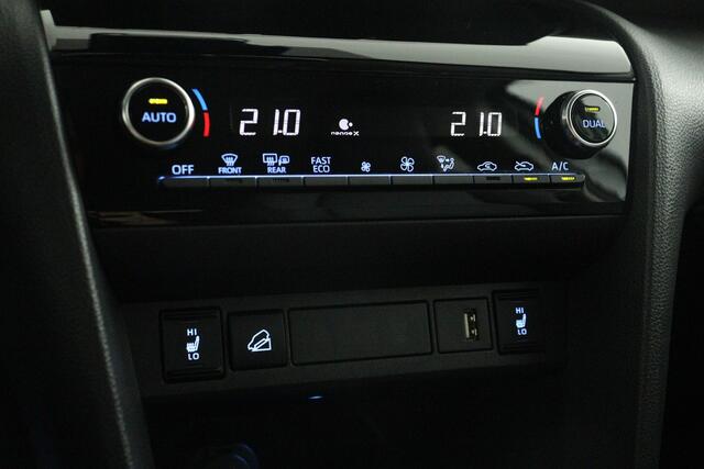 Toyota YARIS Cross 1.5 Hybrid | 4X4 | Leer | Elektrische Achterklep | Parkeersensoren | Navigatie | Apple Carplay/Android auto |