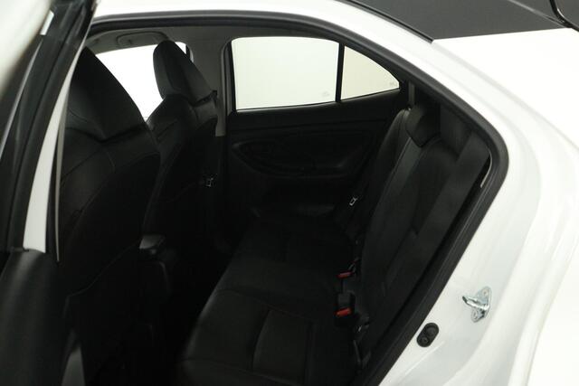 Toyota YARIS Cross 1.5 Hybrid | 4X4 | Leer | Elektrische Achterklep | Parkeersensoren | Navigatie | Apple Carplay/Android auto |