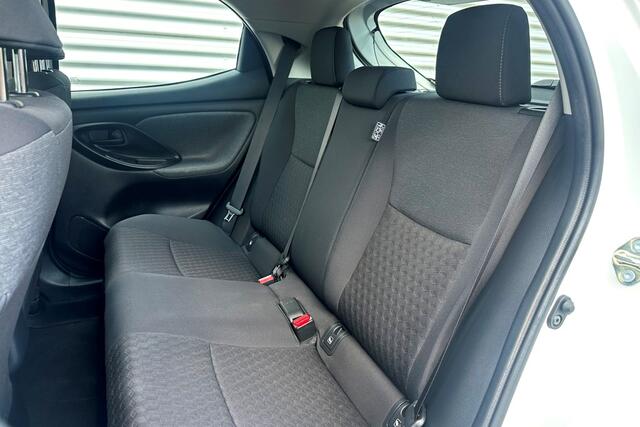 Toyota YARIS 1.5 Hybrid Dynamic Carplay / Camera