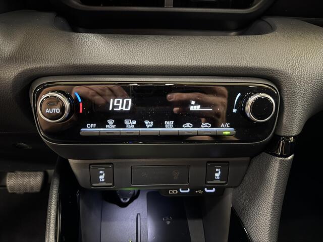 Toyota YARIS 1.5 Hybrid 115 First Edition NIEUW