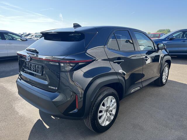 Toyota YARIS Cross 1.5 Hybrid Dynamic Edition Incl: AppleCarPlay / AndroidAuto, Navigatie, Parkeersensoren, Smart key, Privacy glass, Achteruitrijcamera, Adaptieve cruise control