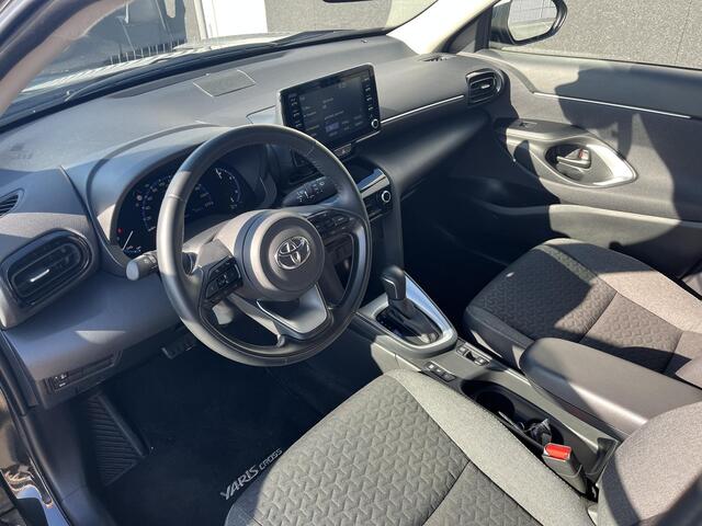 Toyota YARIS Cross 1.5 Hybrid Dynamic Edition Incl: AppleCarPlay / AndroidAuto, Navigatie, Parkeersensoren, Smart key, Privacy glass, Achteruitrijcamera, Adaptieve cruise control
