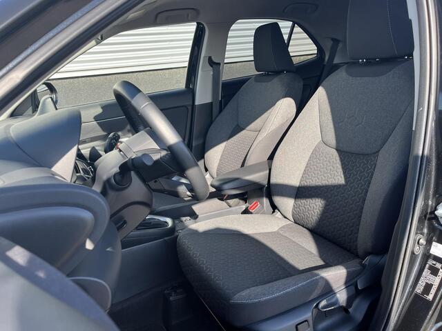 Toyota YARIS Cross 1.5 Hybrid Dynamic Edition Incl: AppleCarPlay / AndroidAuto, Navigatie, Parkeersensoren, Smart key, Privacy glass, Achteruitrijcamera, Adaptieve cruise control