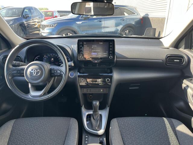 Toyota YARIS Cross 1.5 Hybrid Dynamic Edition Incl: AppleCarPlay / AndroidAuto, Navigatie, Parkeersensoren, Smart key, Privacy glass, Achteruitrijcamera, Adaptieve cruise control