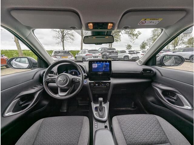 Toyota YARIS Cross 1.5 Hybrid 115 Active Plus | Stoel- stuurverwarming | Elek. achterklep | HUD | Draadloze telefoonlader | Keyless