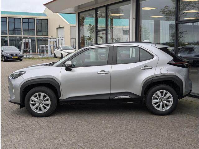 Toyota YARIS Cross 1.5 Hybrid 115 Active Plus | Stoel- stuurverwarming | Elek. achterklep | HUD | Draadloze telefoonlader | Keyless