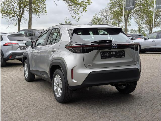 Toyota YARIS Cross 1.5 Hybrid 115 Active Plus | Stoel- stuurverwarming | Elek. achterklep | HUD | Draadloze telefoonlader | Keyless