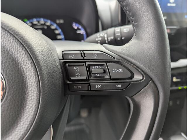 Toyota YARIS Cross 1.5 Hybrid 115 Active Plus | Stoel- stuurverwarming | Elek. achterklep | HUD | Draadloze telefoonlader | Keyless