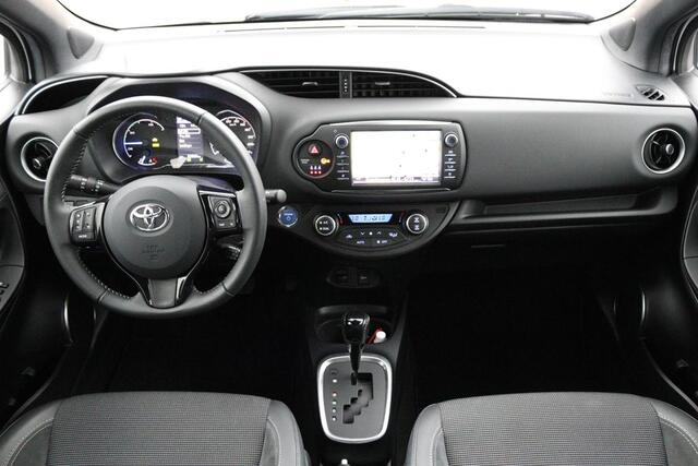 Toyota YARIS 1.5 Hybrid Energy Plus | Climate control | Leder-stof bekleding | Trekhaak |