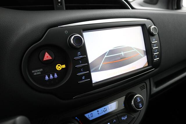 Toyota YARIS 1.5 Hybrid Energy Plus | Climate control | Leder-stof bekleding | Trekhaak |