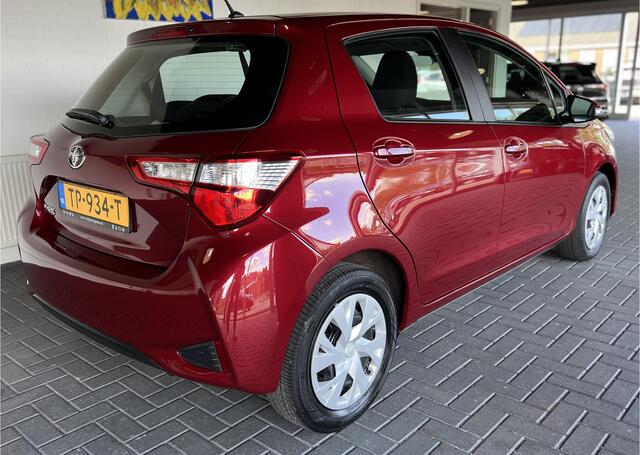Toyota YARIS 1.0 VVT-i Energy NAVIGATIE / ACHTERUITRIJCAMERA / ELECTISCH VERSTELBARE SPIEGELS