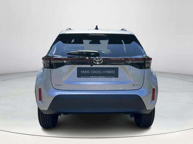 Toyota YARIS Cross 1.5 Hybrid 115 Dynamic | Comfort Pack | Shimmering silver metallic | Nieuw uit voorraad leverbaar |