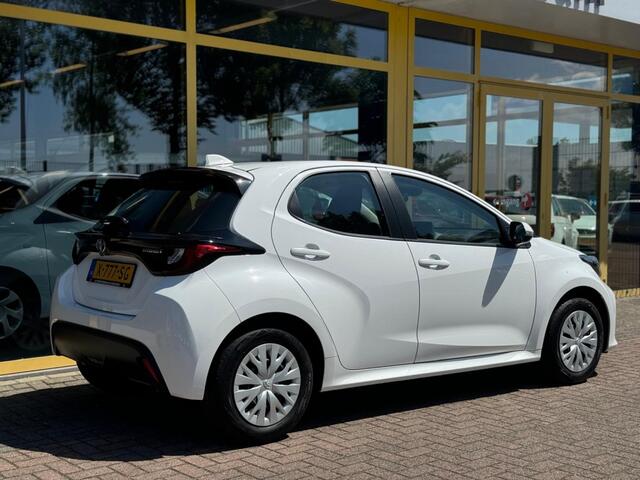 Toyota YARIS 1.5 Hyb. Active