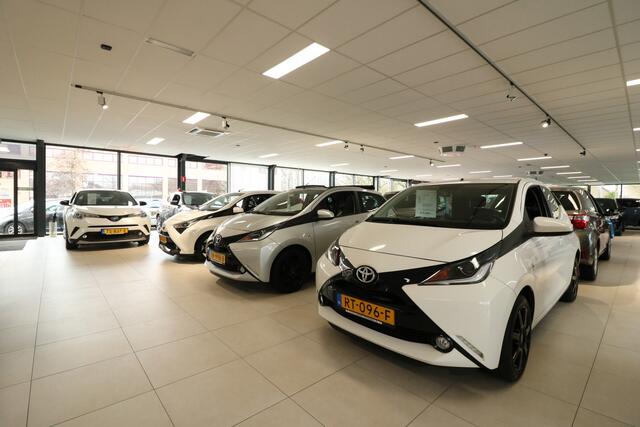 Toyota YARIS 1.5 Hybrid Active Plus | PDC V+A | Winter Pack | Apple CP | 16x Voorraad