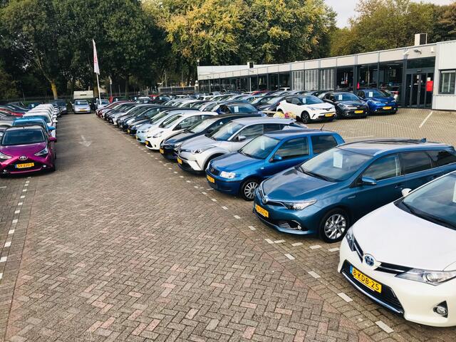 Toyota YARIS 1.5 Hybrid Active Plus | PDC V+A | Winter Pack | Apple CP | 16x Voorraad