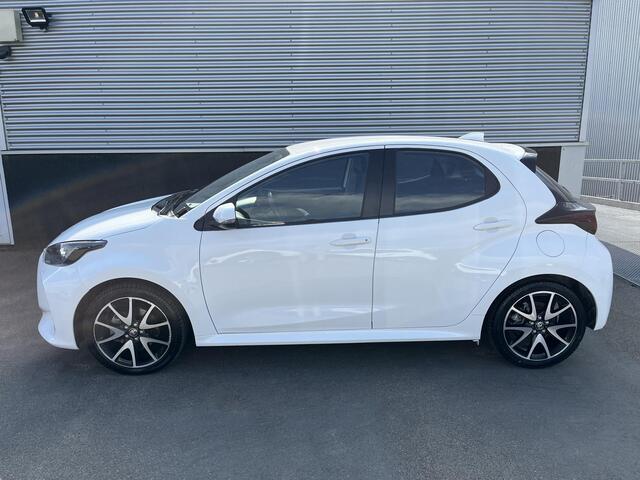 Toyota YARIS 1.5 Hybrid Dynamic Style Apple Carplay en/of Android auto Navigatie, Stoelverwarming, 17"LMV, Achteruitrijcamera, Adaptieve cruise control,