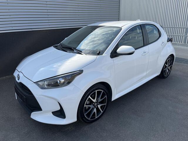 Toyota YARIS 1.5 Hybrid Dynamic Style Apple Carplay en/of Android auto Navigatie, Stoelverwarming, 17"LMV, Achteruitrijcamera, Adaptieve cruise control,