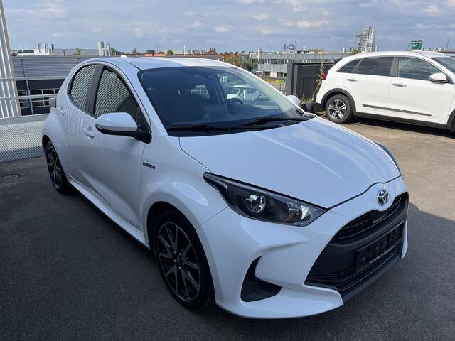 Toyota YARIS 1.5 Hybrid Dynamic Style Apple Carplay en/of Android auto Navigatie, Stoelverwarming, 17"LMV, Achteruitrijcamera, Adaptieve cruise control,